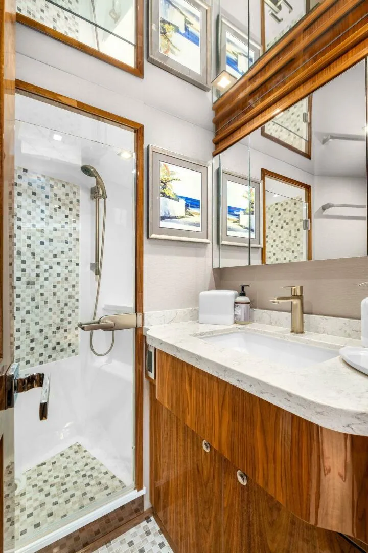 Slide: The Image of Viking 75 Motor Yacht 2022 - 4425841