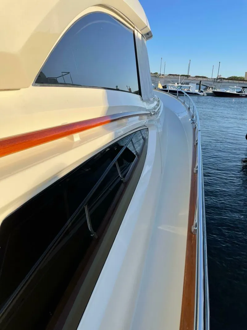 Slide: The Image of Mochi Craft 74' Dolphin 2006 - 4957854