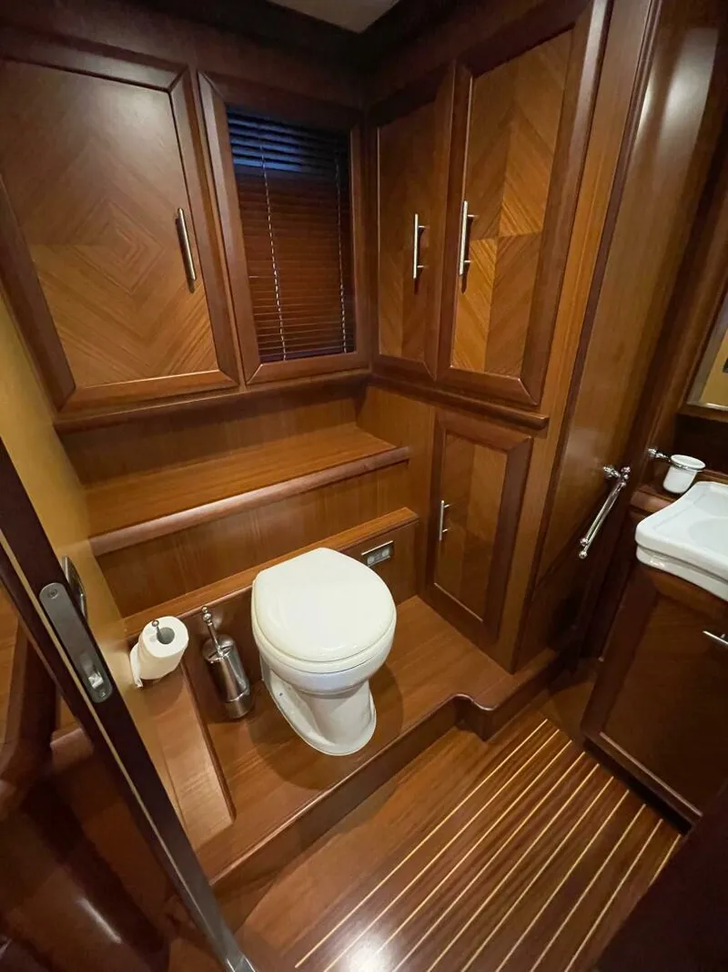 Slide: The Image of Mochi Craft 74' Dolphin 2006 - 4957870