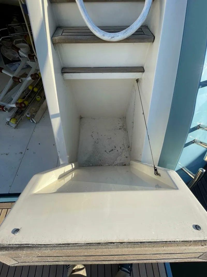 Slide: The Image of Mochi Craft 74' Dolphin 2006 - 4957877