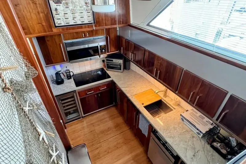 Slide: The Image of Bertram 58 Flybridge Motor Yacht 1986 - 5807332