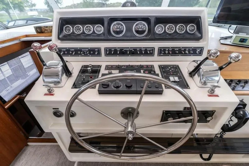 Slide: The Image of Bertram 58 Flybridge Motor Yacht 1986 - 5807386