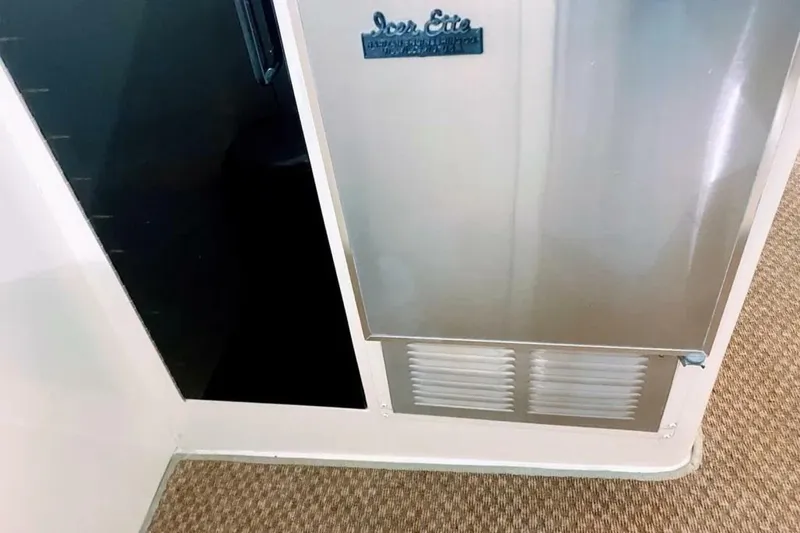 Slide: The Image of Bertram 58 Flybridge Motor Yacht 1986 - 5807395