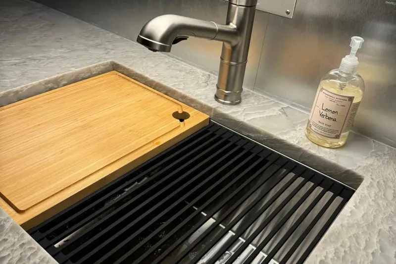 Slide: The Image of Bertram 58 Flybridge Motor Yacht 1986 - 5807416