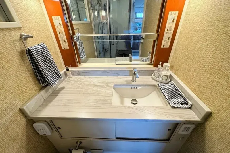 Slide: The Image of Bertram 58 Flybridge Motor Yacht 1986 - 5807425