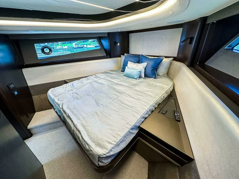 Slide: The Image of Sunseeker 55 Superhawk 2026 - 5446073