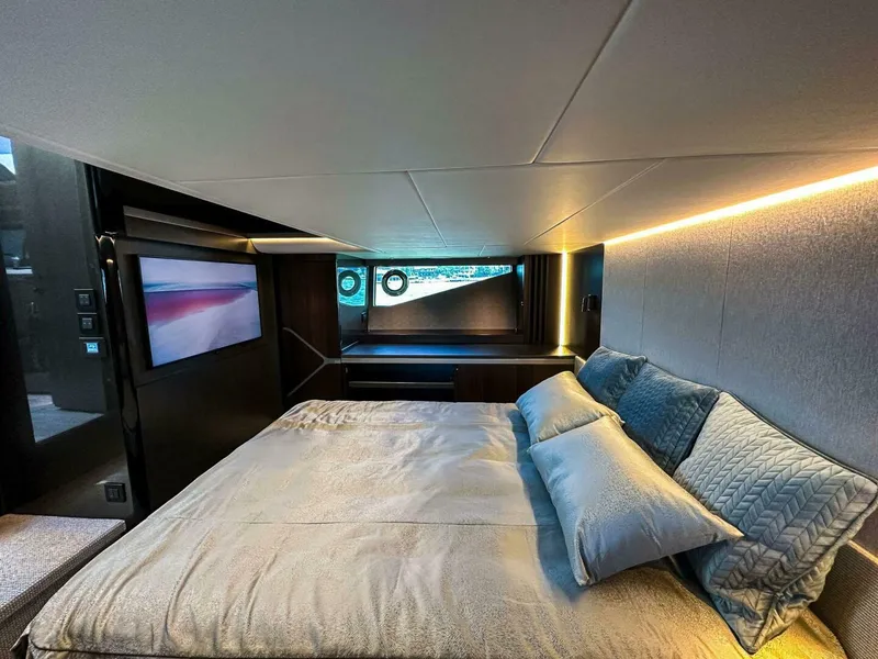 Slide: The Image of Sunseeker 55 Superhawk 2026 - 5446076