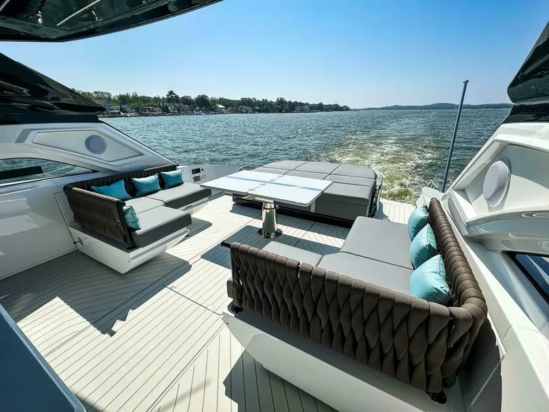 Slide: The Image of Sunseeker 55 Superhawk 2027 - 5446066