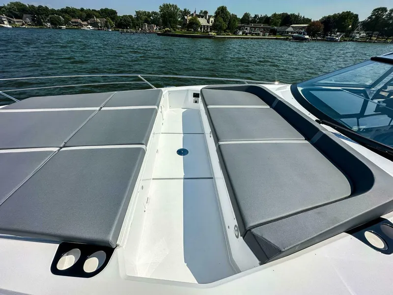 Slide: The Image of Sunseeker 55 Superhawk 2027 - 5446067