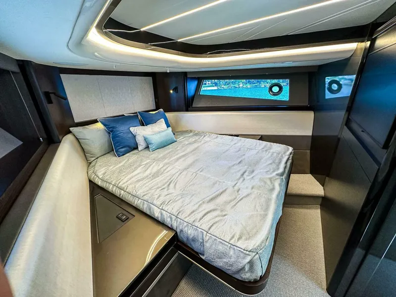 Slide: The Image of Sunseeker 55 Superhawk 2027 - 5446072