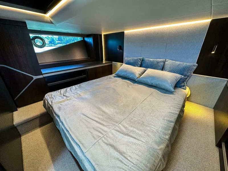 Slide: The Image of Sunseeker 55 Superhawk 2027 - 5446075