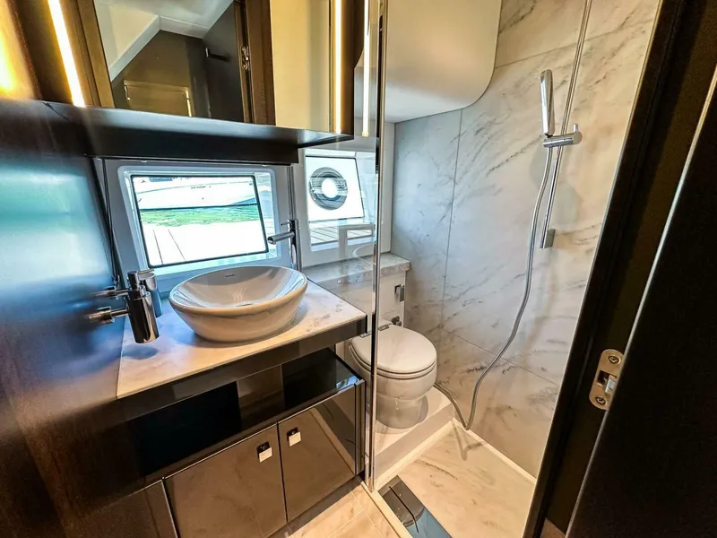 Slide: The Image of Sunseeker 55 Superhawk 2027 - 5446077