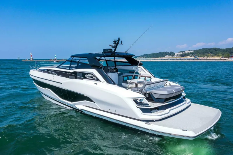 Slide: The Image of Sunseeker 55 Superhawk 2027 - 5446061