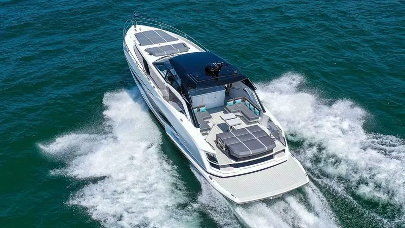 Slide: The Image of Sunseeker 55 Superhawk 2027 - 5446064