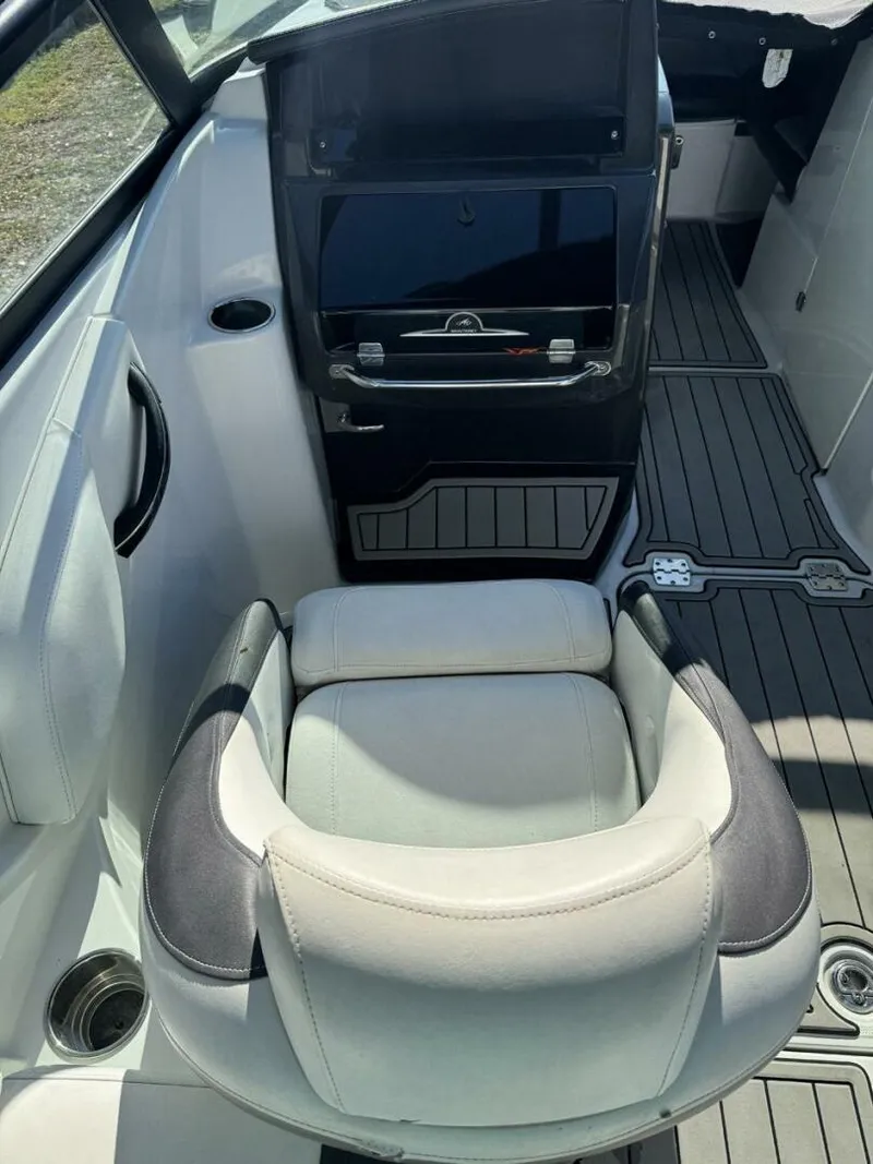 Slide: The Image of Monterey M45 2020 - 4428925