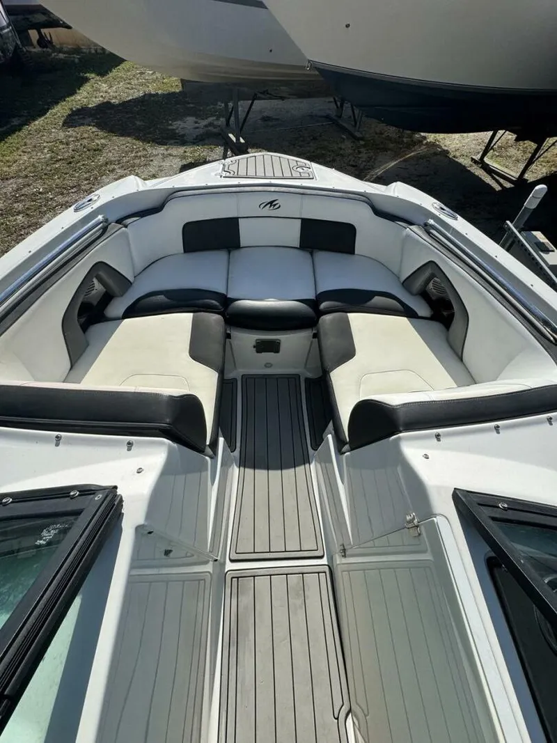 Slide: The Image of Monterey M45 2020 - 4428926