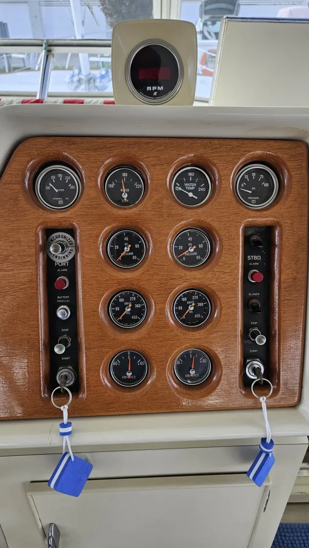 Slide: The Image of Chris-Craft 47 Commander 1971 - 8051339