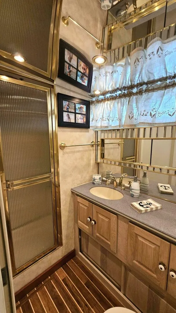 Slide: The Image of Chris-Craft 47 Commander 1971 - 4432192