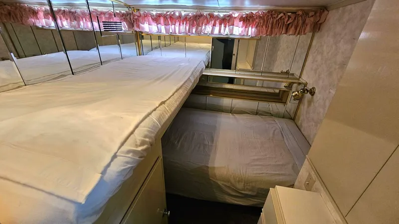 Slide: The Image of Chris-Craft 47 Commander 1971 - 4432201