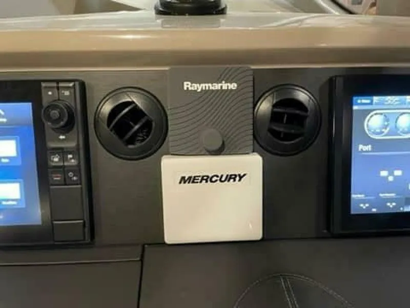 Slide: The Image of Sea Ray 460 Sundancer 2017 - 4432450