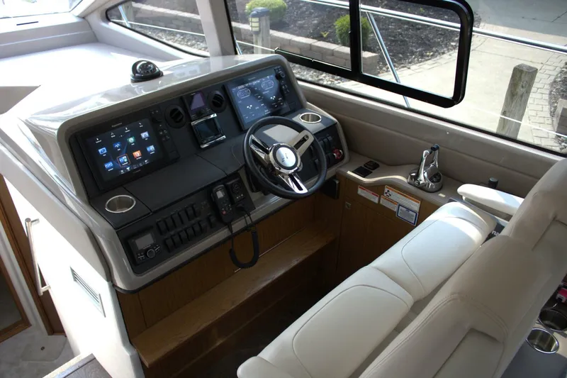 Slide: The Image of Sea Ray 460 Sundancer 2017 - 4432488