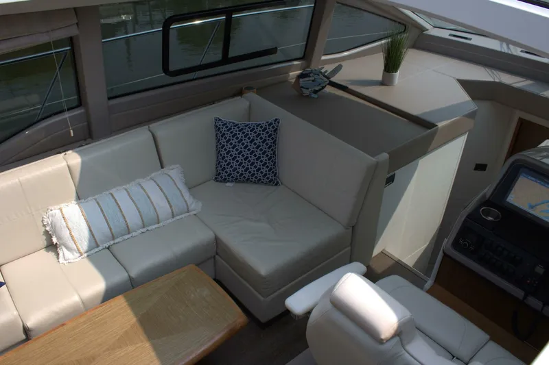 Slide: The Image of Sea Ray 460 Sundancer 2017 - 4432501