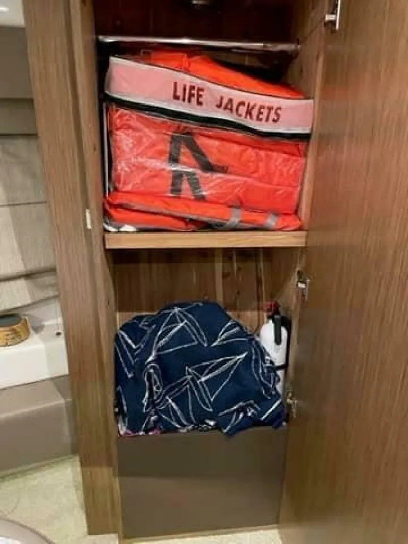 Slide: The Image of Sea Ray 460 Sundancer 2017 - 4432504