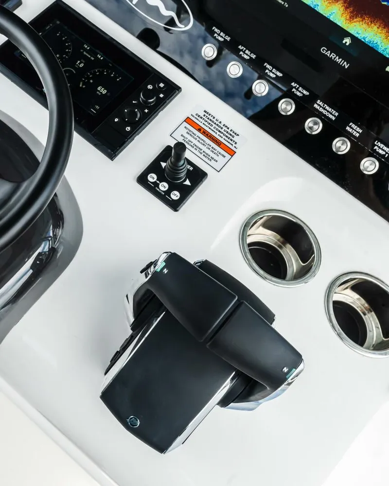 Slide: The Image of Valhalla Boatworks V33 Center Console 2025 - 4437547