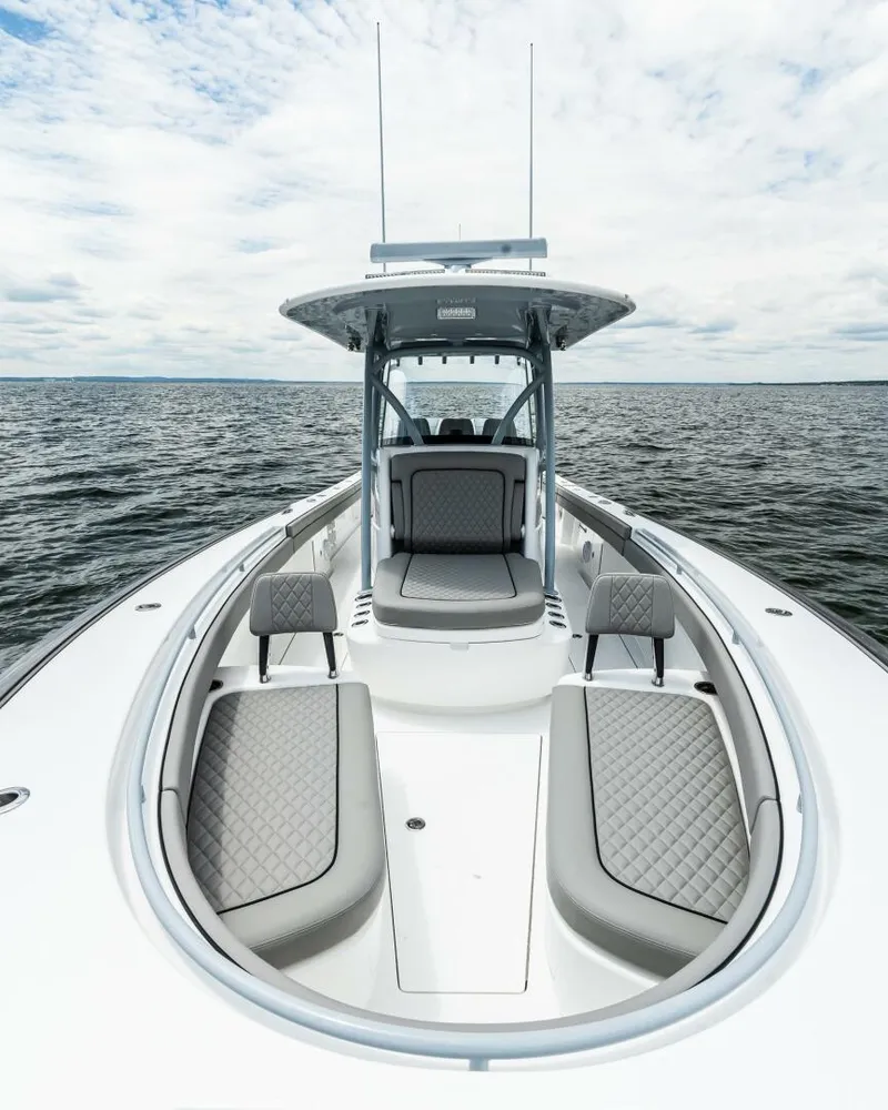 Slide: The Image of Valhalla Boatworks V33 Center Console 2025 - 4437543