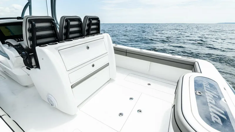Slide: The Image of Valhalla Boatworks V33 Center Console 2025 - 4437545