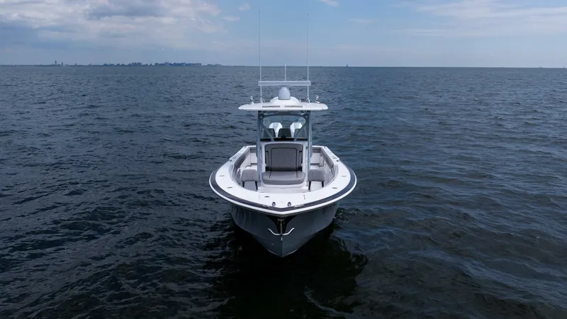 Slide: The Image of Valhalla Boatworks V33 Center Console 2025 - 4437544