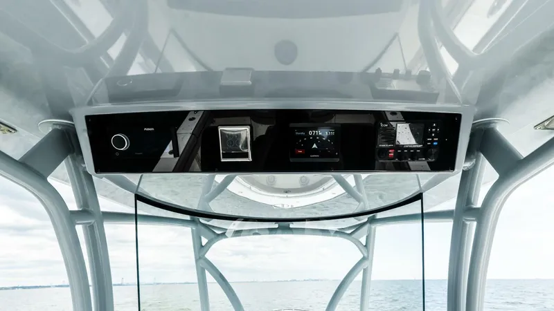 Slide: The Image of Valhalla Boatworks V33 Center Console 2025 - 4437530