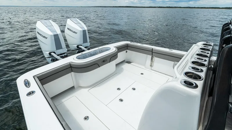 Slide: The Image of Valhalla Boatworks V33 Center Console 2025 - 4437537