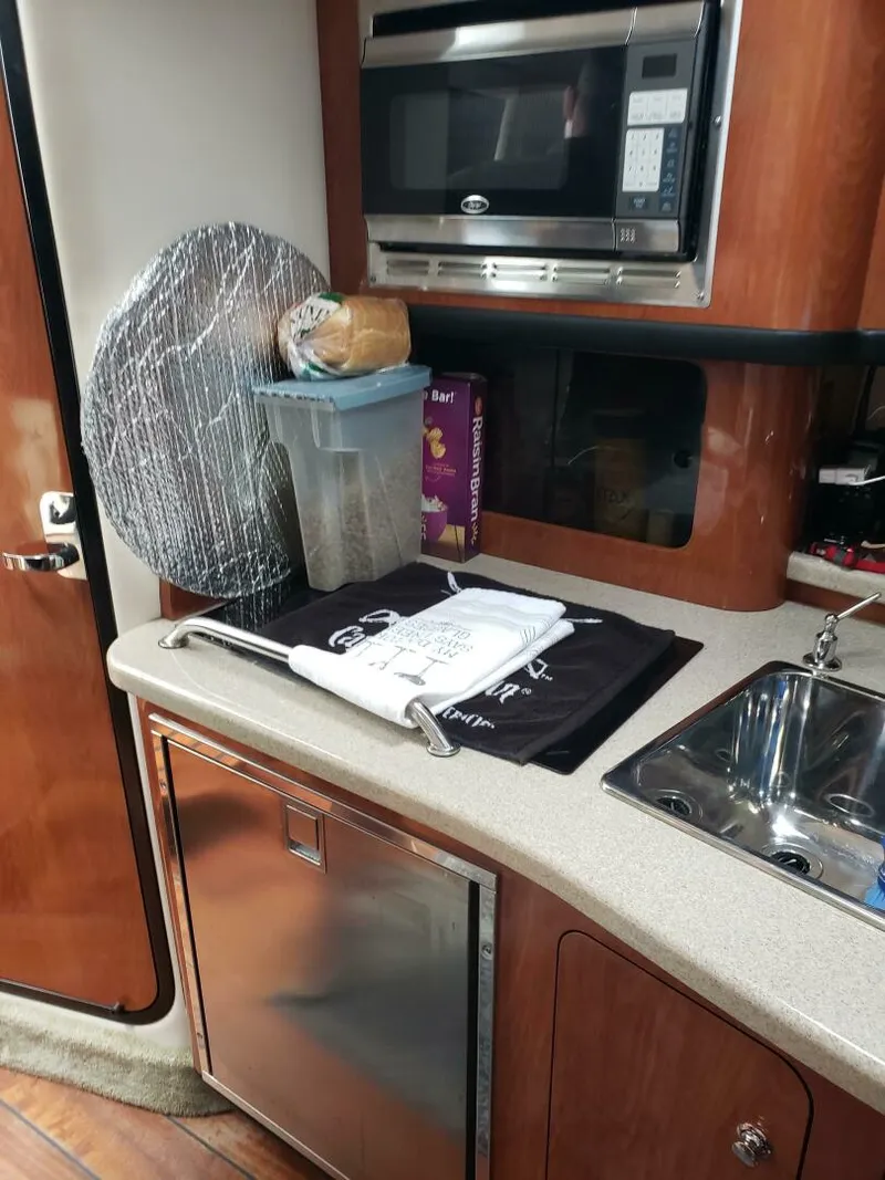 Slide: The Image of Crownline Boats 340 Cruiser 2008 - 4438301