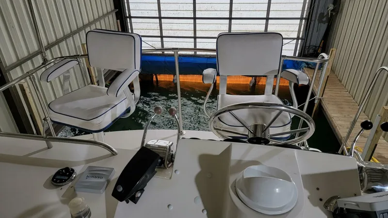 Slide: The Image of Bertram 33 Flybridge Cruiser 1983 - 4438432