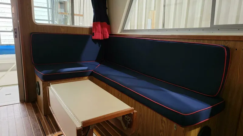 Slide: The Image of Bertram 33 Flybridge Cruiser 1983 - 4438455