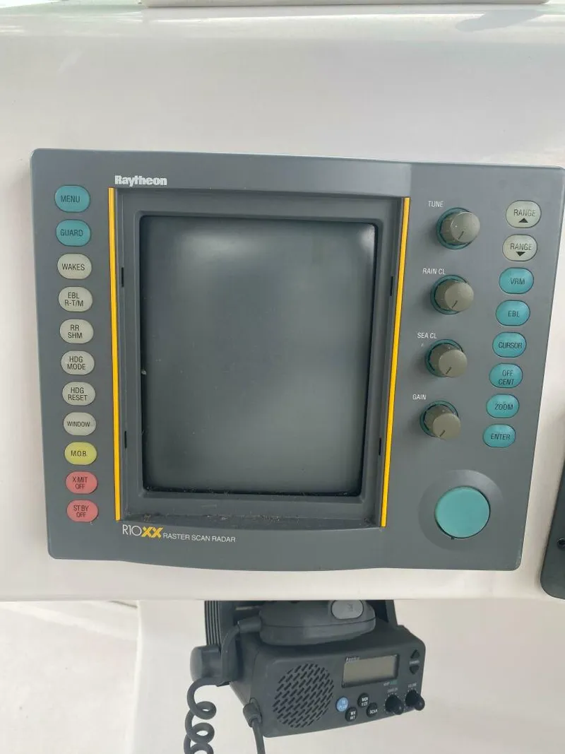 Slide: The Image of Donzi 3250 1998 - 4438706