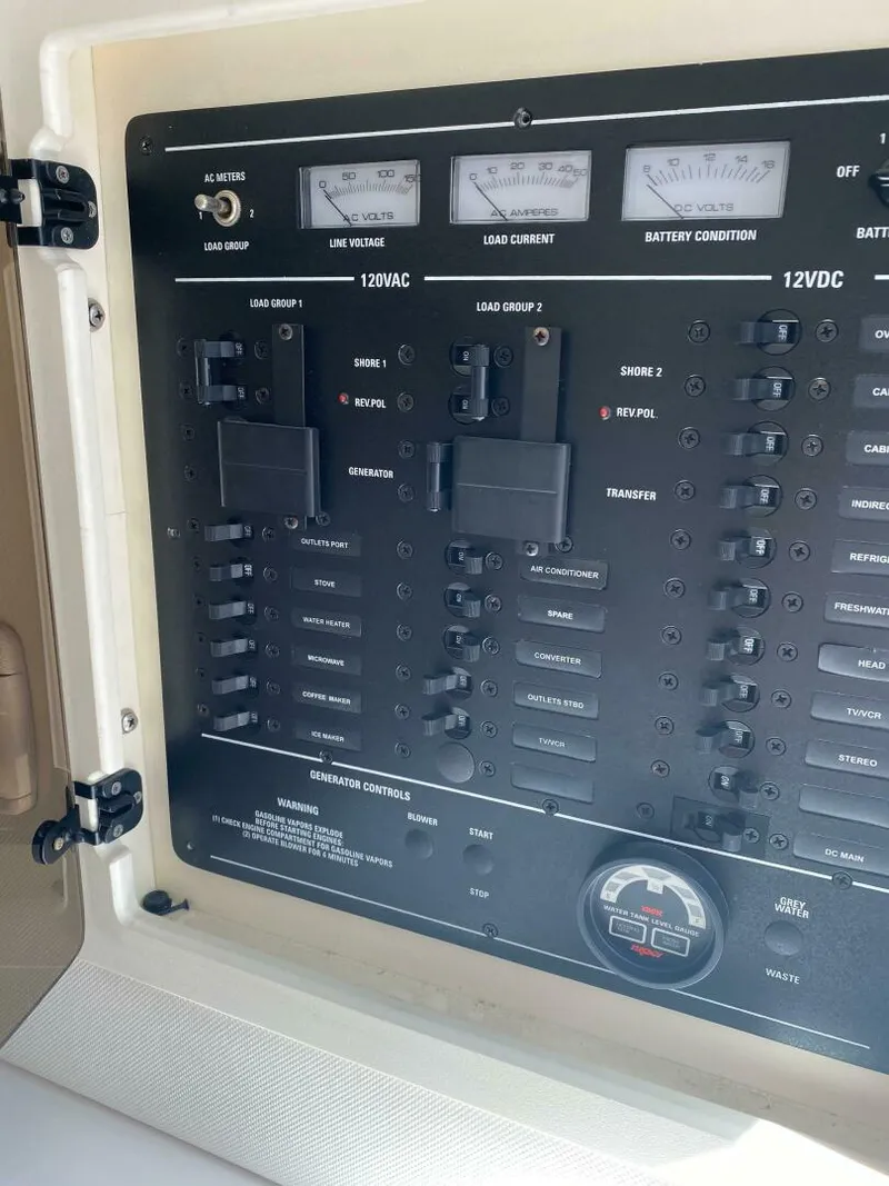 Slide: The Image of Donzi 3250 1998 - 4438688