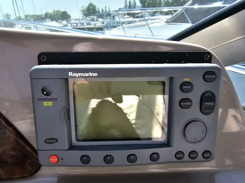 Slide: The Image of 2004 Four Winns 328 Vista - 4441097