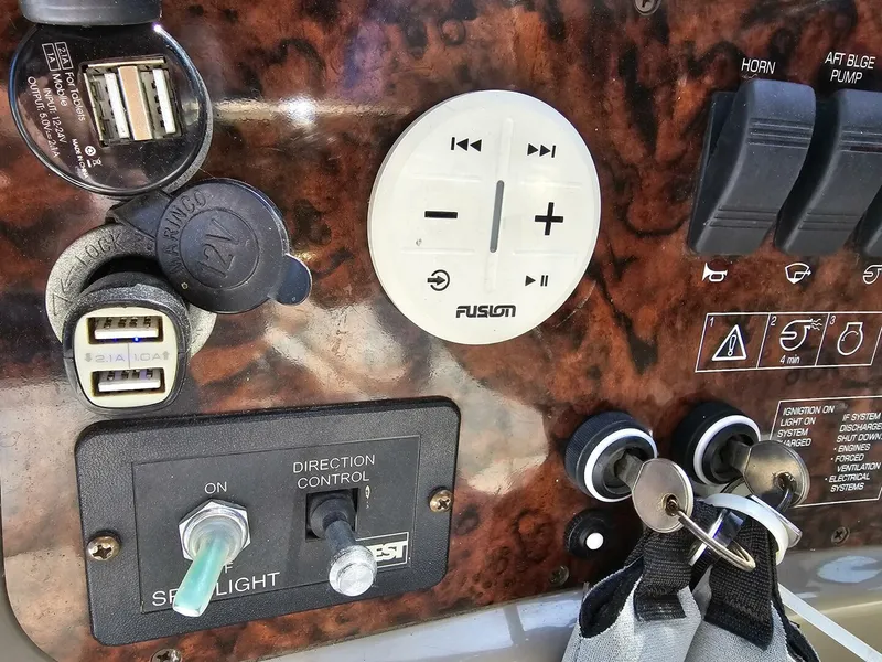 Slide: The Image of 2004 Four Winns 328 Vista - 4441099