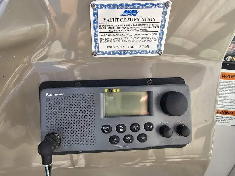 Slide: The Image of 2004 Four Winns 328 Vista - 4441101