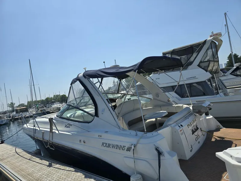 Slide: The Image of 2004 Four Winns 328 Vista - 4441085