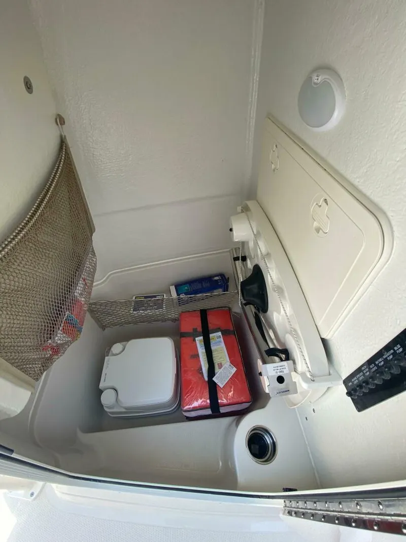 Slide: The Image of Sailfish 220 Center Console 2022 - 4442359