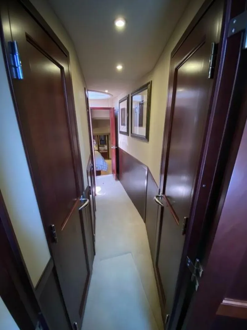 Slide: The Image of Sea Ray 58 Sedan Bridge 2006 - 4445948