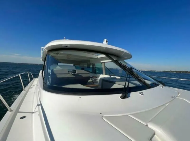 Slide: The Image of Tiara 49 Coupe 2021 - 4446004