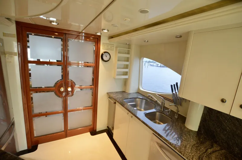 Slide: The Image of 2001 DESTINY 98 GALLEY CLOSED 2001 DESTINY 98 GALLEY CLOSED - 4446911