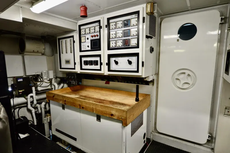 Slide: The Image of 2001 DESTINY 98 MECHANICAL ROOM 2001 DESTINY 98 MECHANICAL ROOM - 4446921