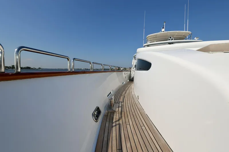 Slide: The Image of 2001 DESTINY 98 TEAK DECK 2001 DESTINY 98 TEAK DECK - 4446925