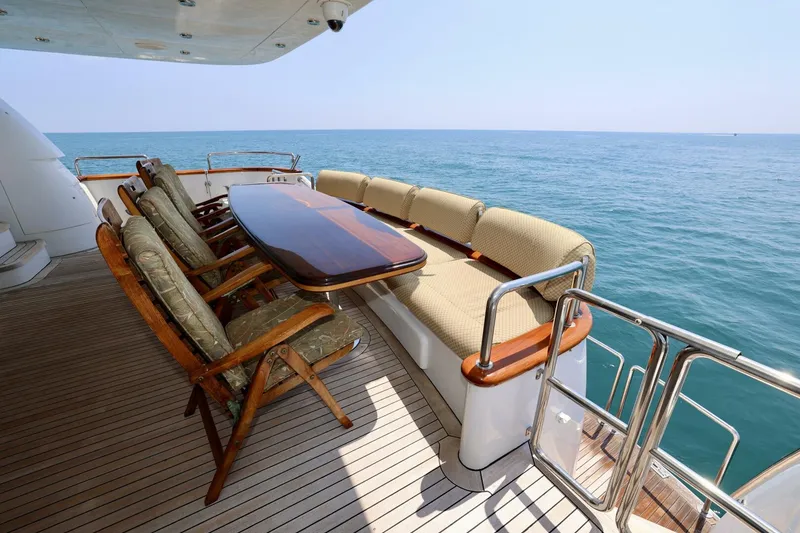 Slide: The Image of 2001 DESTINY 98 AFT DINING 2 2001 DESTINY 98 AFT DINING 2 - 4446887