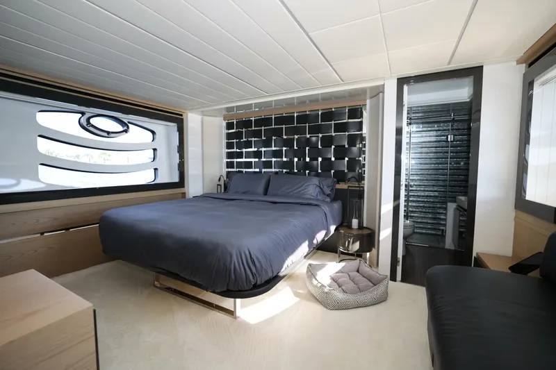 Slide: The Image of 2017 PERSHING 70 MASTER CABIN 2017 PERSHING 70 MASTER CABIN - 4447520